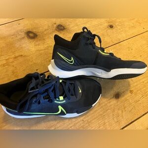 Men’s Nike Sneakers- size 9